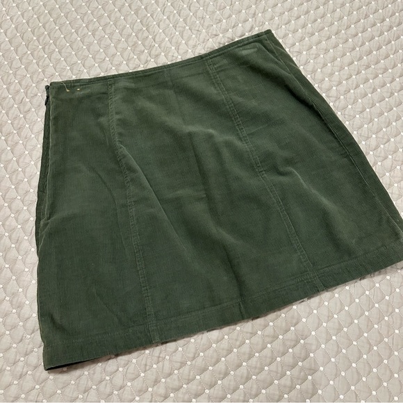 HOLLISTER olive green casual corduroy army buttons mini skirt size M - Picture 3 of 6
